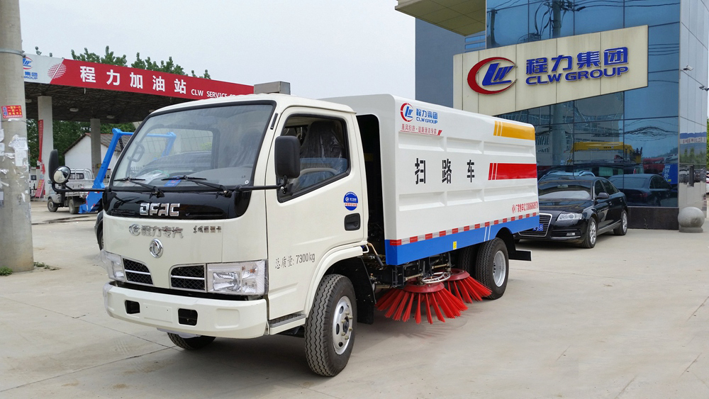 福田小卡时代扫路车3方尘箱/1.54方水