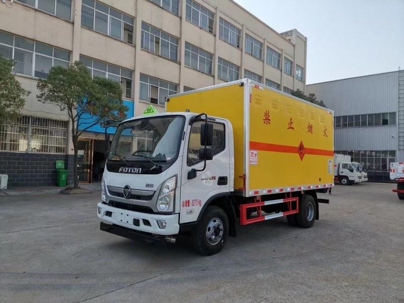 福田奥铃5米2易燃气体厢式运输车