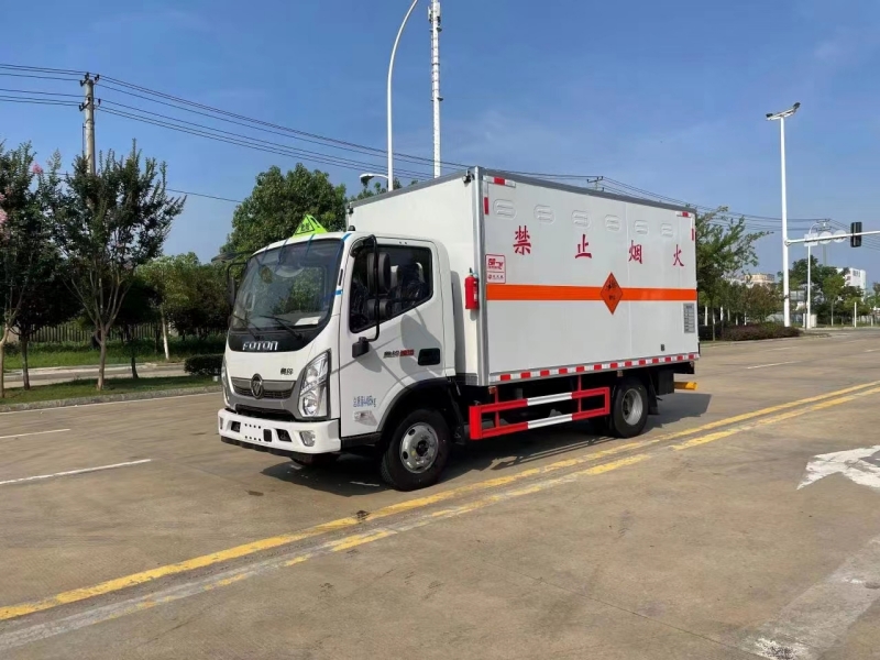 福田奥铃5米2易燃气体厢式运输车