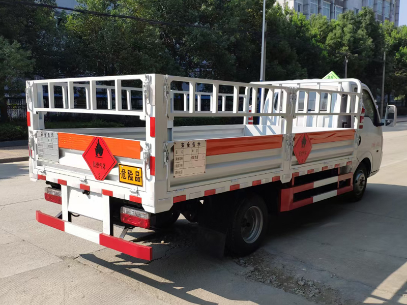 东风汽油3.1米气瓶运输车