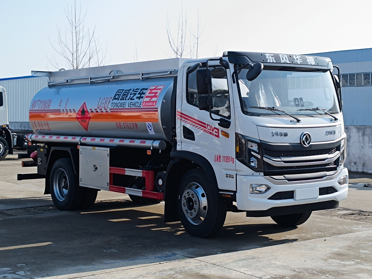 东风华神DV3 8吨油罐车