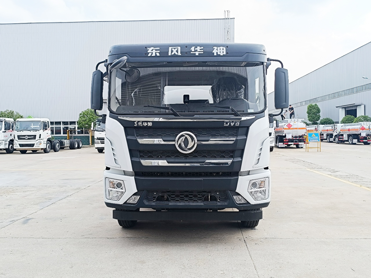 东风华神DV5 10吨油罐车