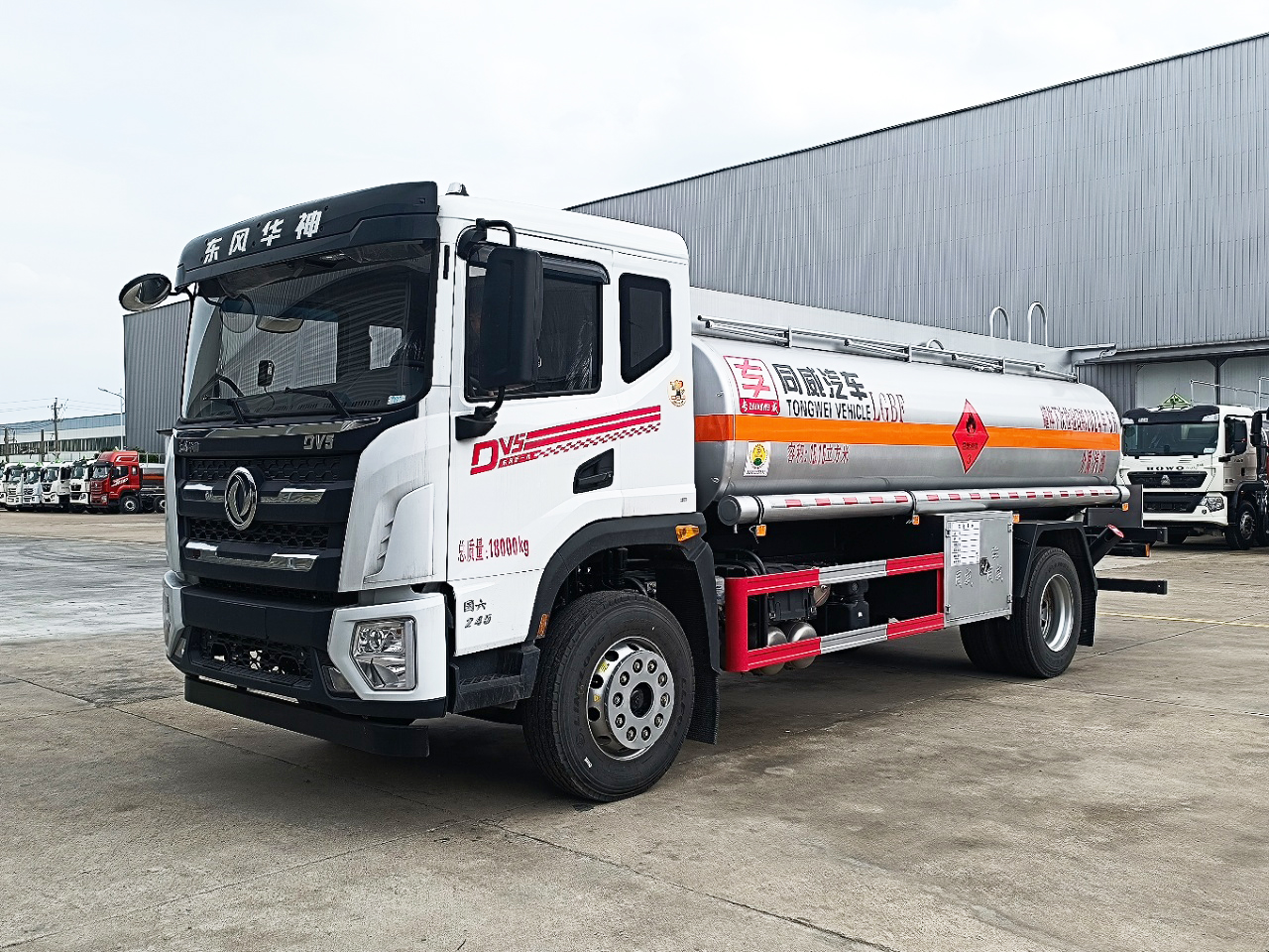 东风华神DV5 10吨油罐车