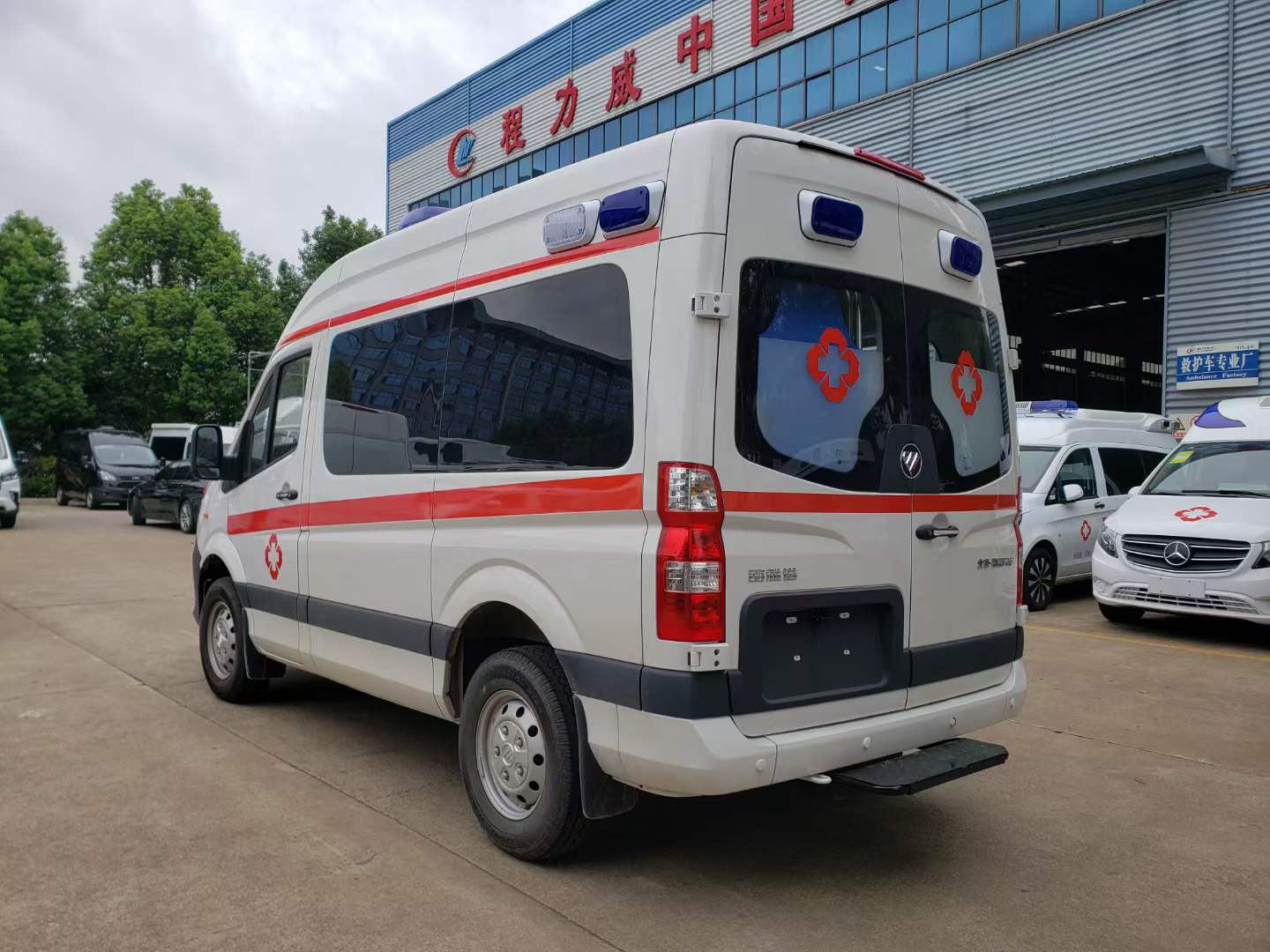 福田图雅诺救护车