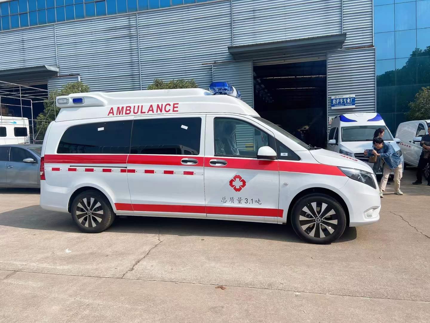 奔驰威霆负压救护车