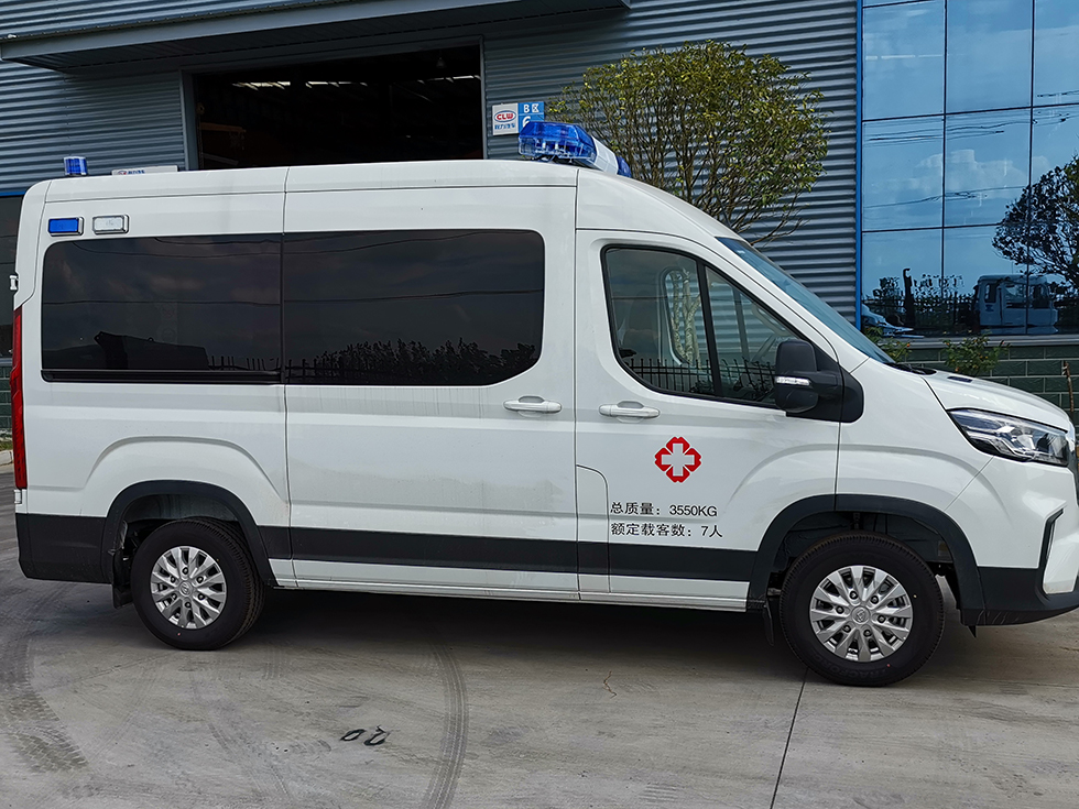 大通V90负压监护型救护车