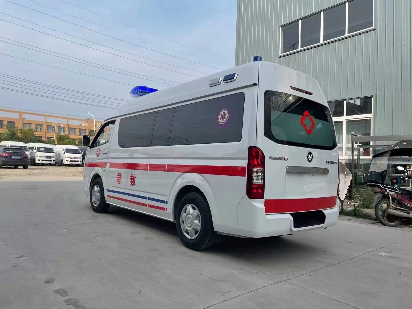 福田风景G7救护车