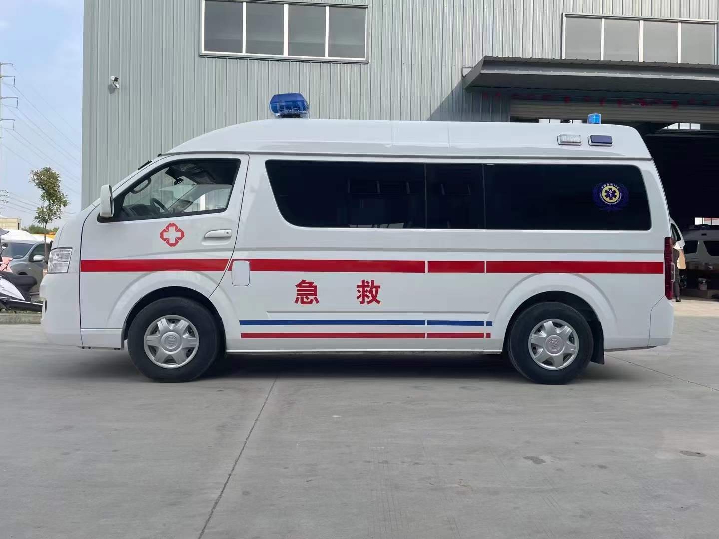 福田风景G7救护车