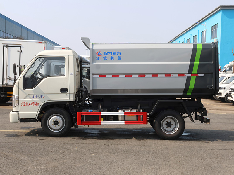 福田小卡2挂桶垃圾车