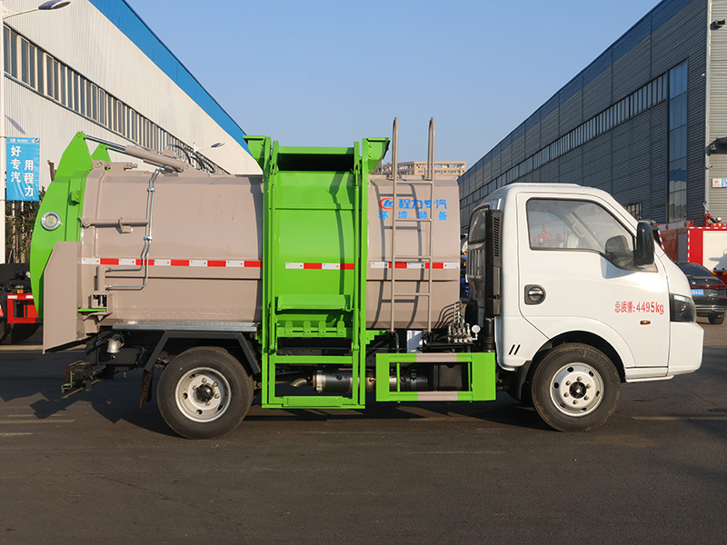 东风途逸餐厨垃圾车