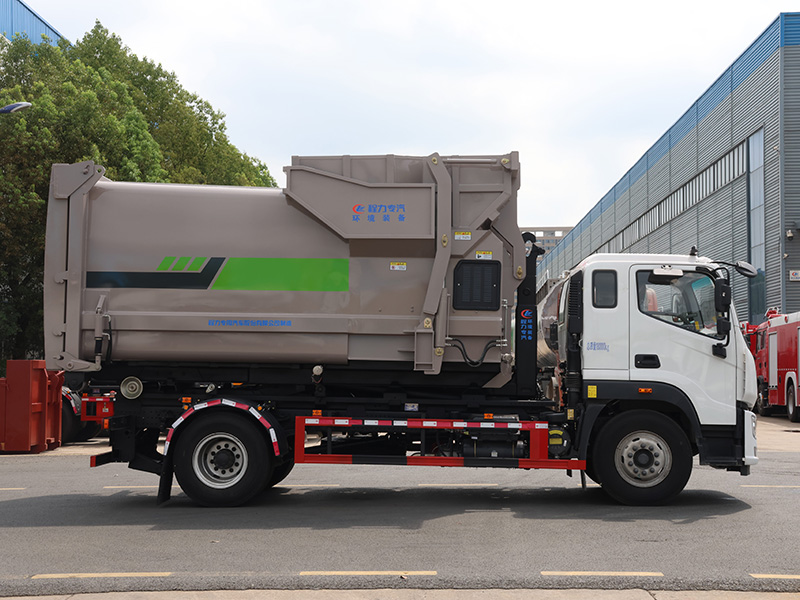 单桥福田奥铃勾臂垃圾车