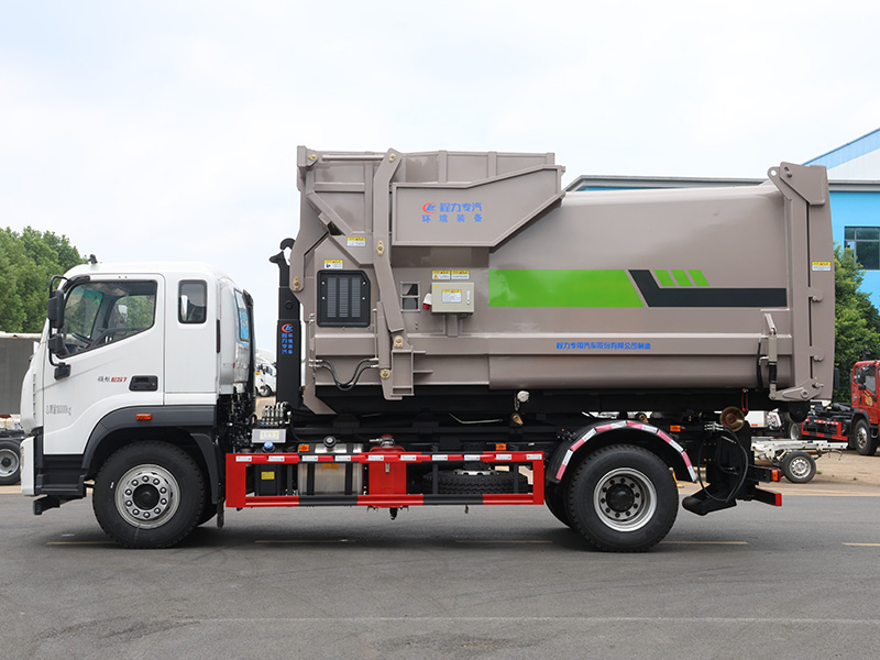 单桥福田领航ES7勾臂垃圾车
