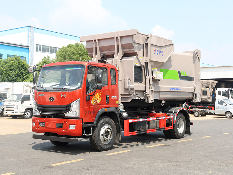 单桥重汽豪曼勾臂垃圾车