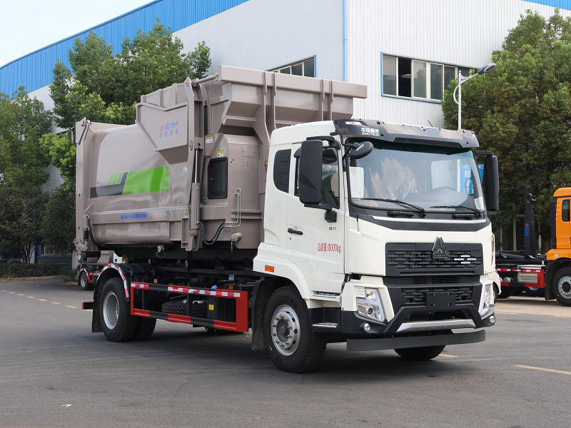 单桥重汽豪沃勾臂垃圾车