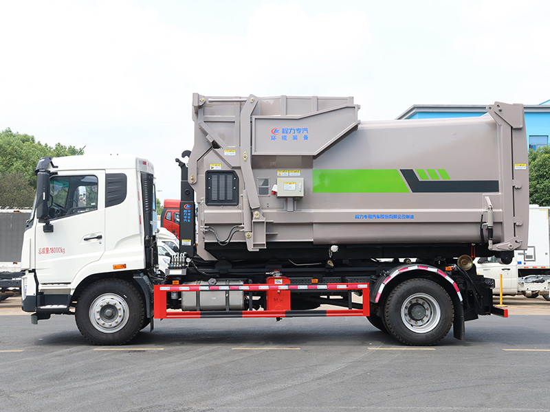 单桥重汽豪沃勾臂垃圾车