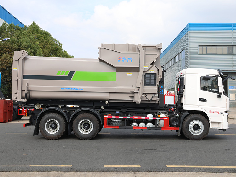 后双桥陕汽轩德翼勾臂垃圾车