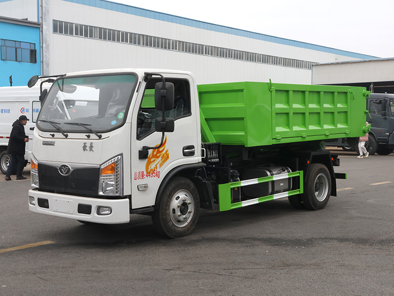 蓝牌重汽豪曼套臂勾臂垃圾车