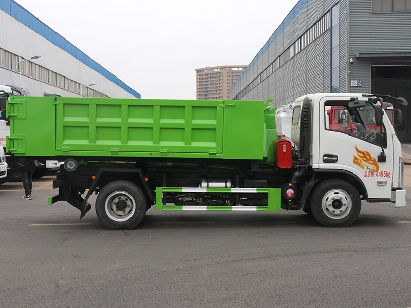 蓝牌重汽豪曼套臂勾臂垃圾车