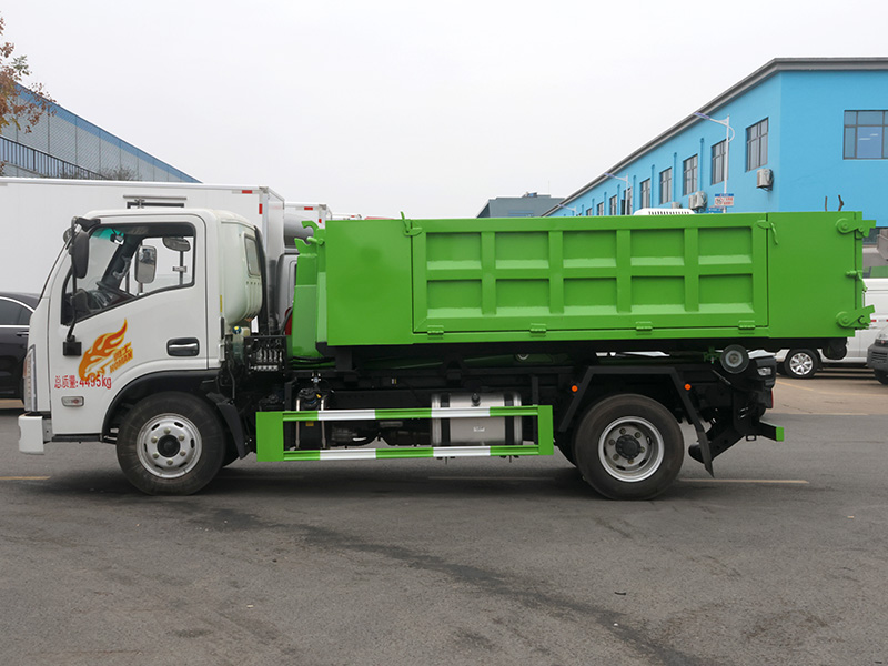 蓝牌重汽豪曼套臂勾臂垃圾车