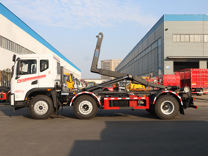 小三轴东风华神DV5勾臂垃圾车