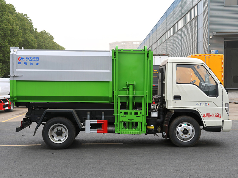 福田小卡3挂桶垃圾车