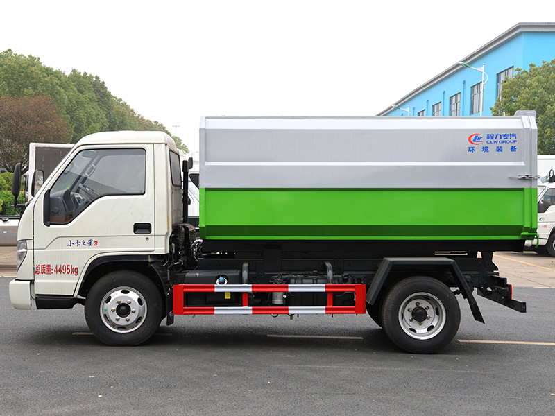 福田小卡3挂桶垃圾车