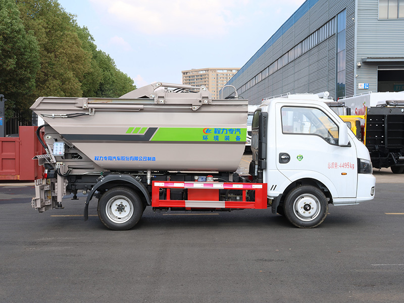 东风途逸后挂垃圾车