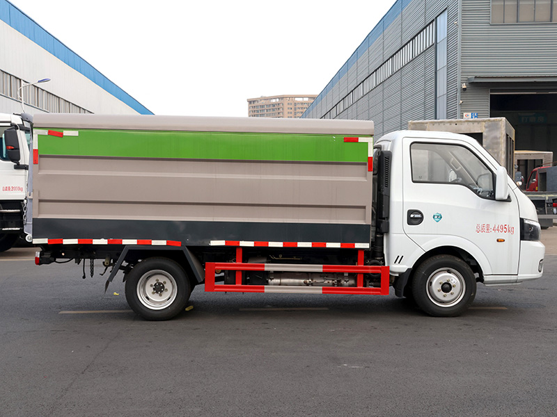 东风途逸柴油密闭桶装垃圾车