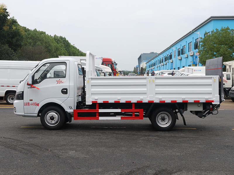 东风途逸汽油桶装垃圾车