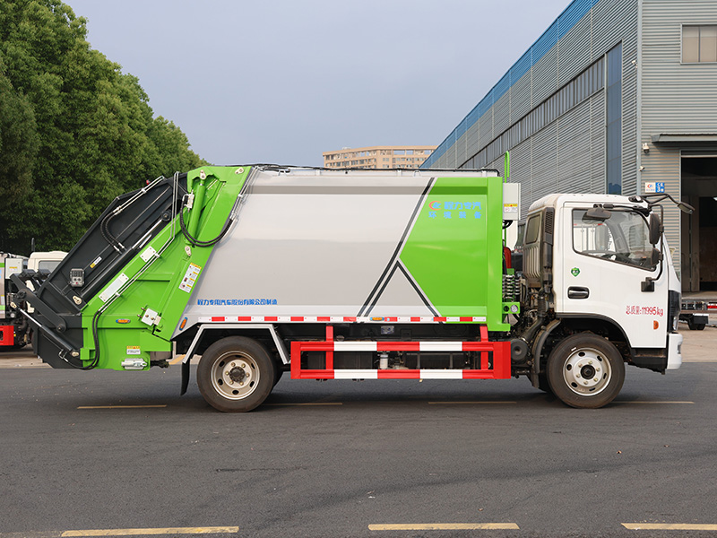 东风多利卡D7（9方常规款定制油漆）压缩垃圾车