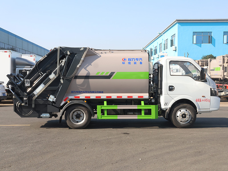 东风途逸（5.8方弧形箱体）压缩垃圾车