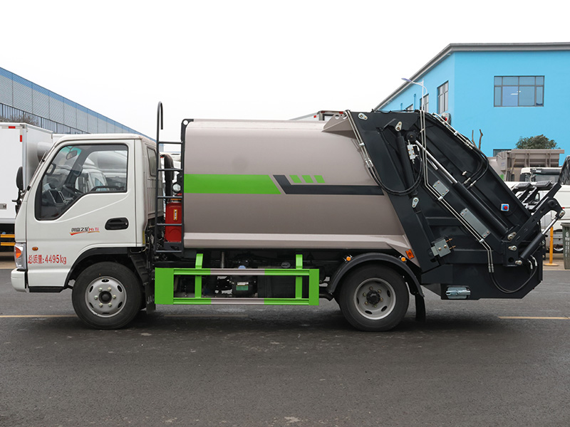 江淮康玲（5.8方弧形箱体）压缩垃圾车