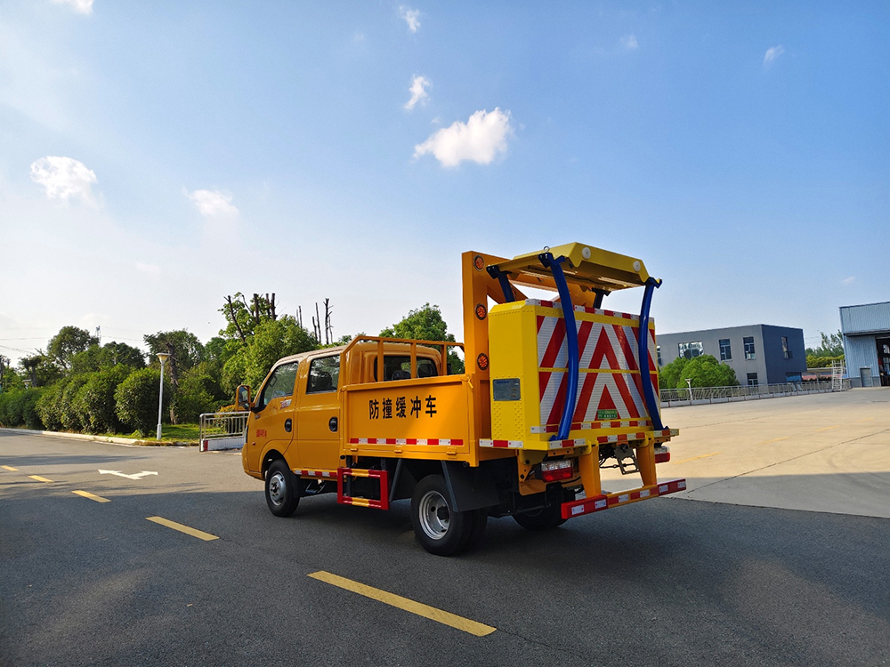 CL5040TFZ6ADZ  防撞缓冲车