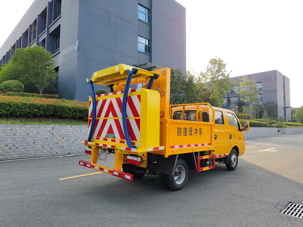 CL5040TFZ6ADZ  防撞缓冲车