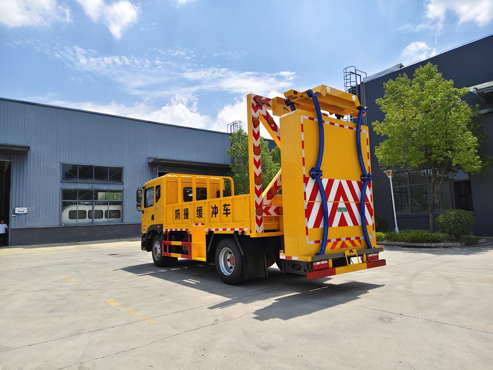 CL5160TFZ6ADZ防撞缓冲车