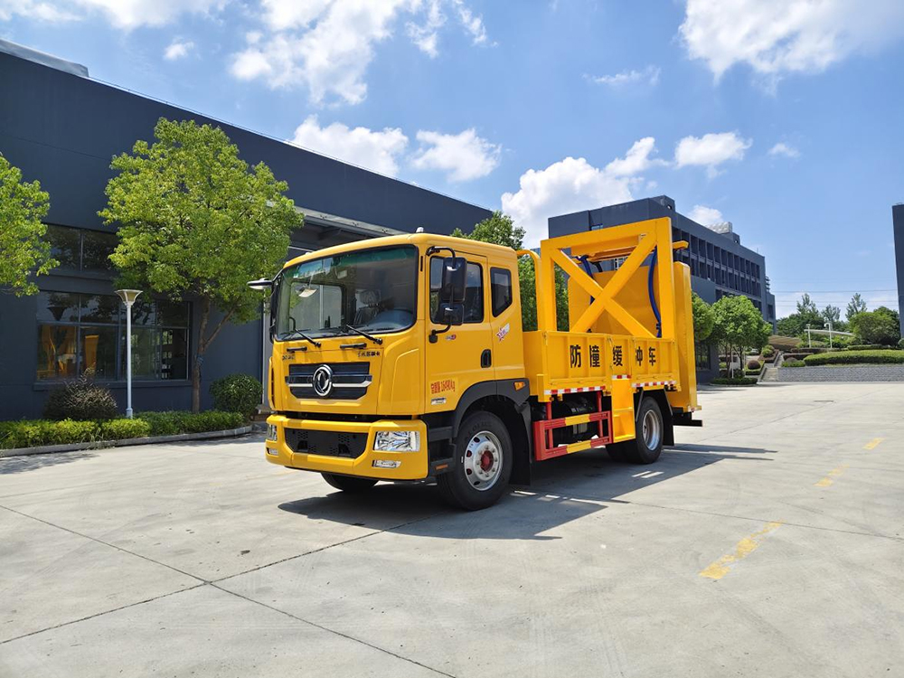 CL5160TFZ6ADZ防撞缓冲车